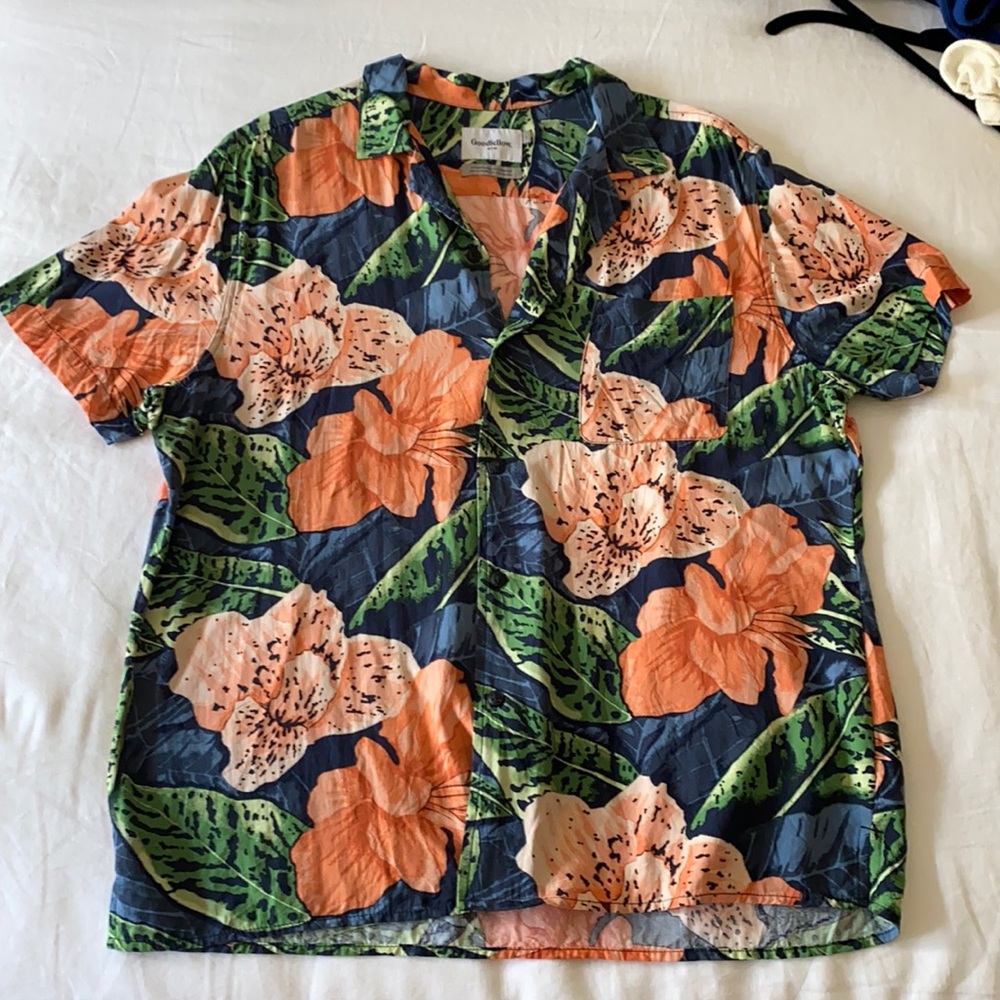 Good fellow men’s short sleeve button downed shirt